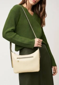 Voorkant -Clothing hand e330102610d24f22af93698c87c853b9